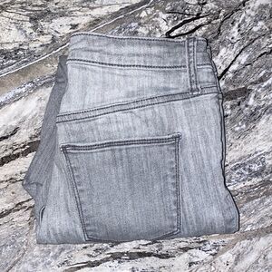 Universal Thread Gray Skinny Jeans Size 6